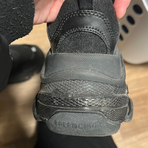 AUTHENTIC Balenciaga shoes - Picture 3 of 8